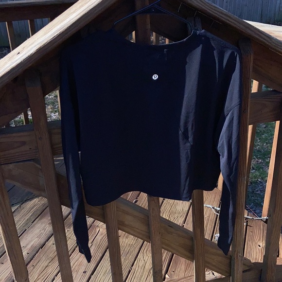 Lululemon black crop top size 6 - Picture 1 of 3